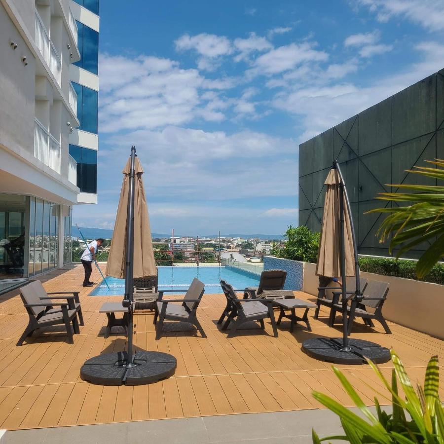 Inspiria Abreeza Davao Aparthotel Buitenkant foto